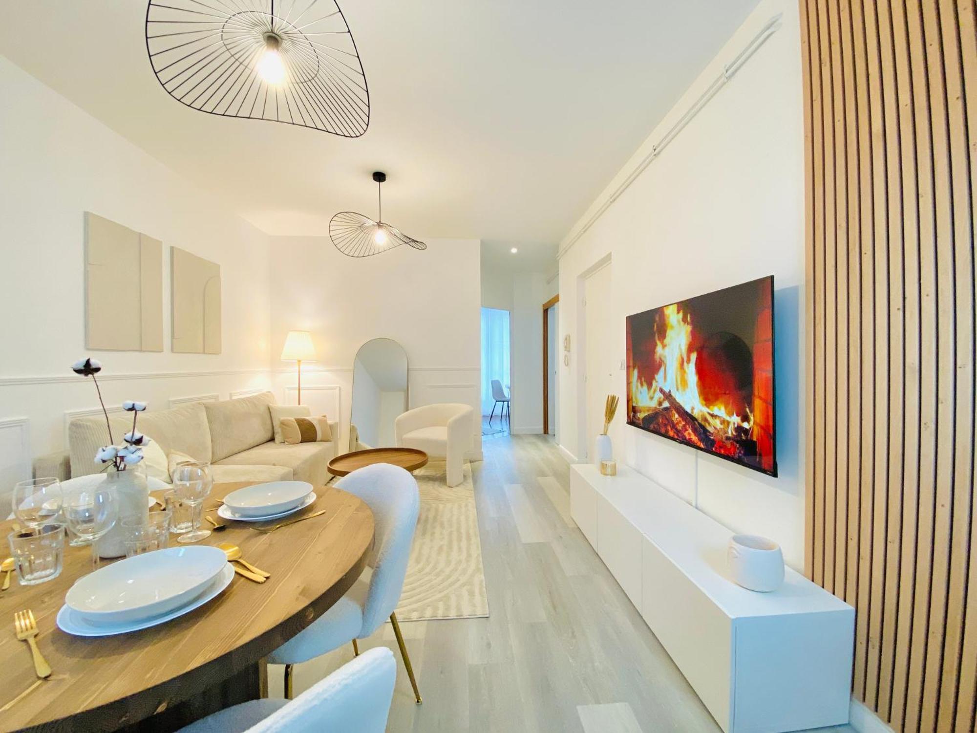 Le Subtil - Best Keys - Elegance & Confort - 2 Chambres Separees - Lit Queen Size - Smart Tv Netflix - Entre Gare & Centre Ville - A 1H De Paris - Wifi Fibre - Check-In Autonome 상스 외부 사진
